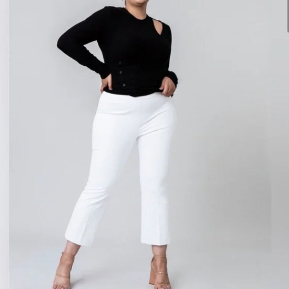 Spanx Kick Flare Pants Women's Medium Classic White Pull On Ankle Stretch